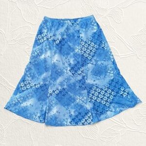 Uniti women’s Blue floral A line midi skirt size XS